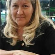 Professora Especialista. Experiência com ensino fundamental, médio e cursos preparatórios